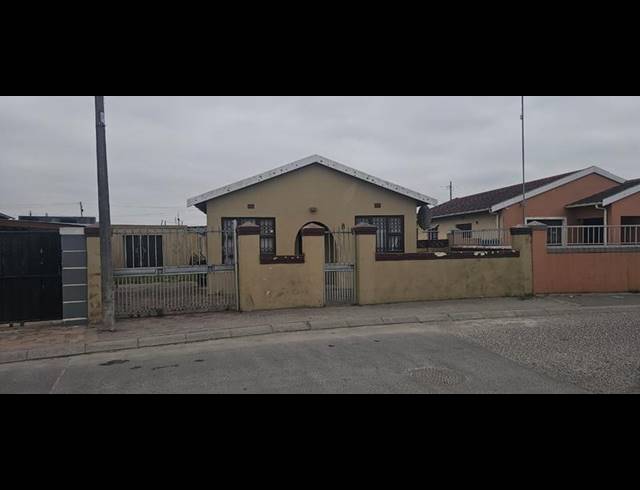 3 BEDROOM HOUSE FOR SALE IN BROWNS FARM